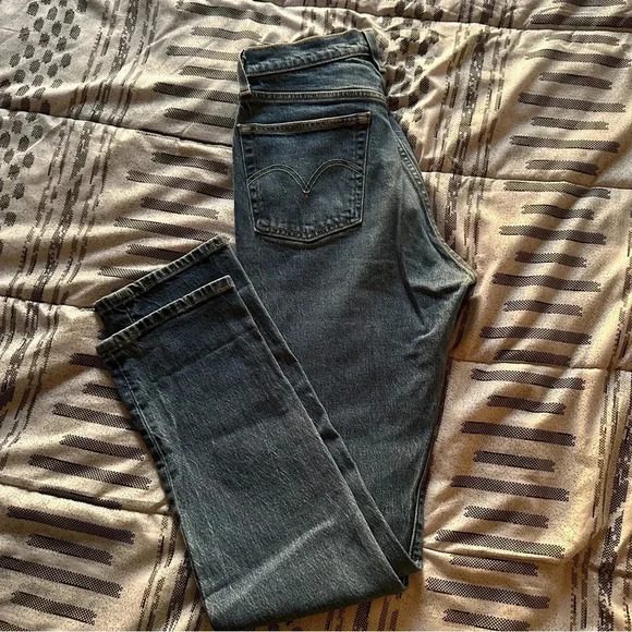 Levis Women Straight leg 501 button fly - Picture 6 of 13